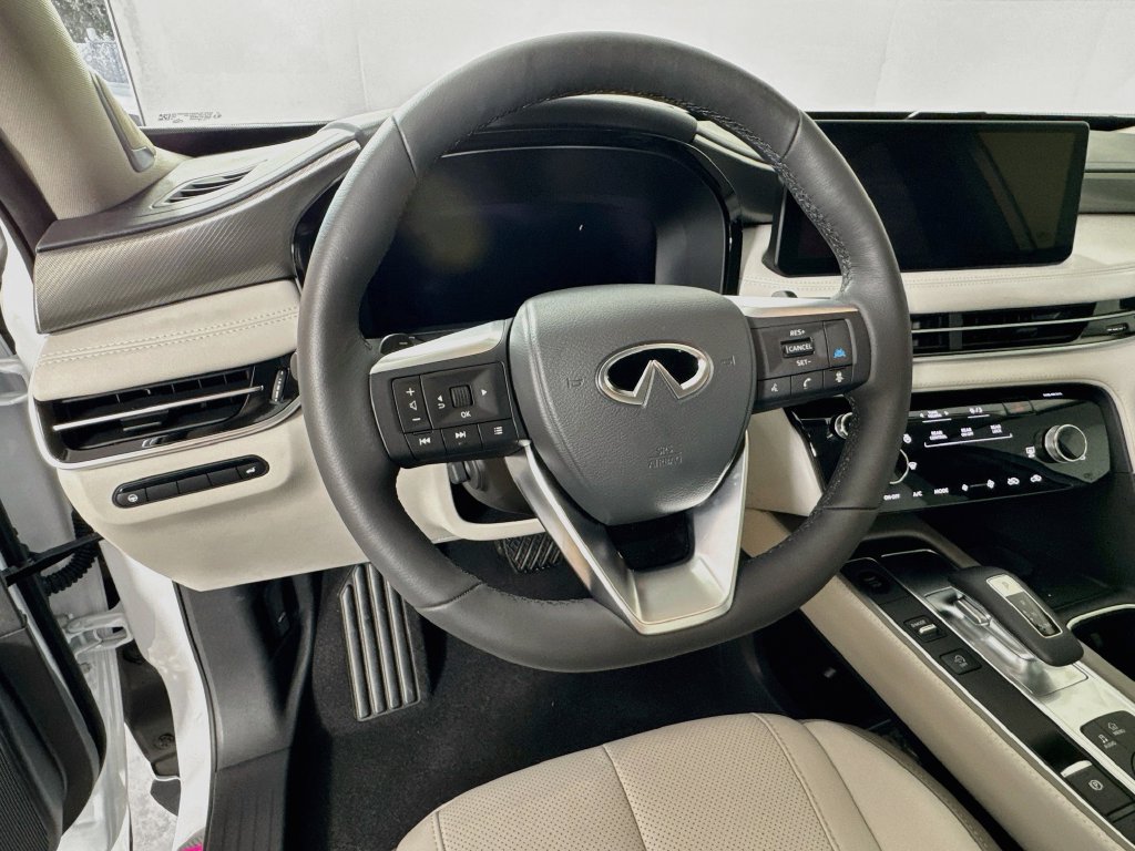 Certified 2027 INFINITI QX60 Luxe w/ Family Package FWD image 14