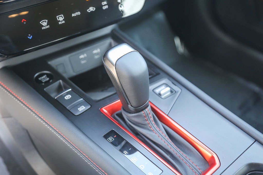 New 2026 Nissan Kicks SR FWD image 19
