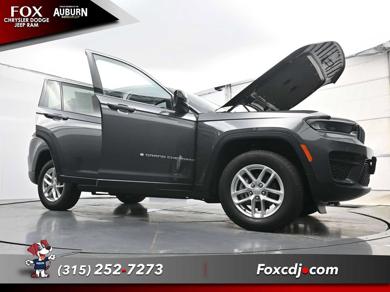 Used 2024 Jeep Grand Cherokee Laredo X w/ Luxury Tech Group I AWD/4WD image 36