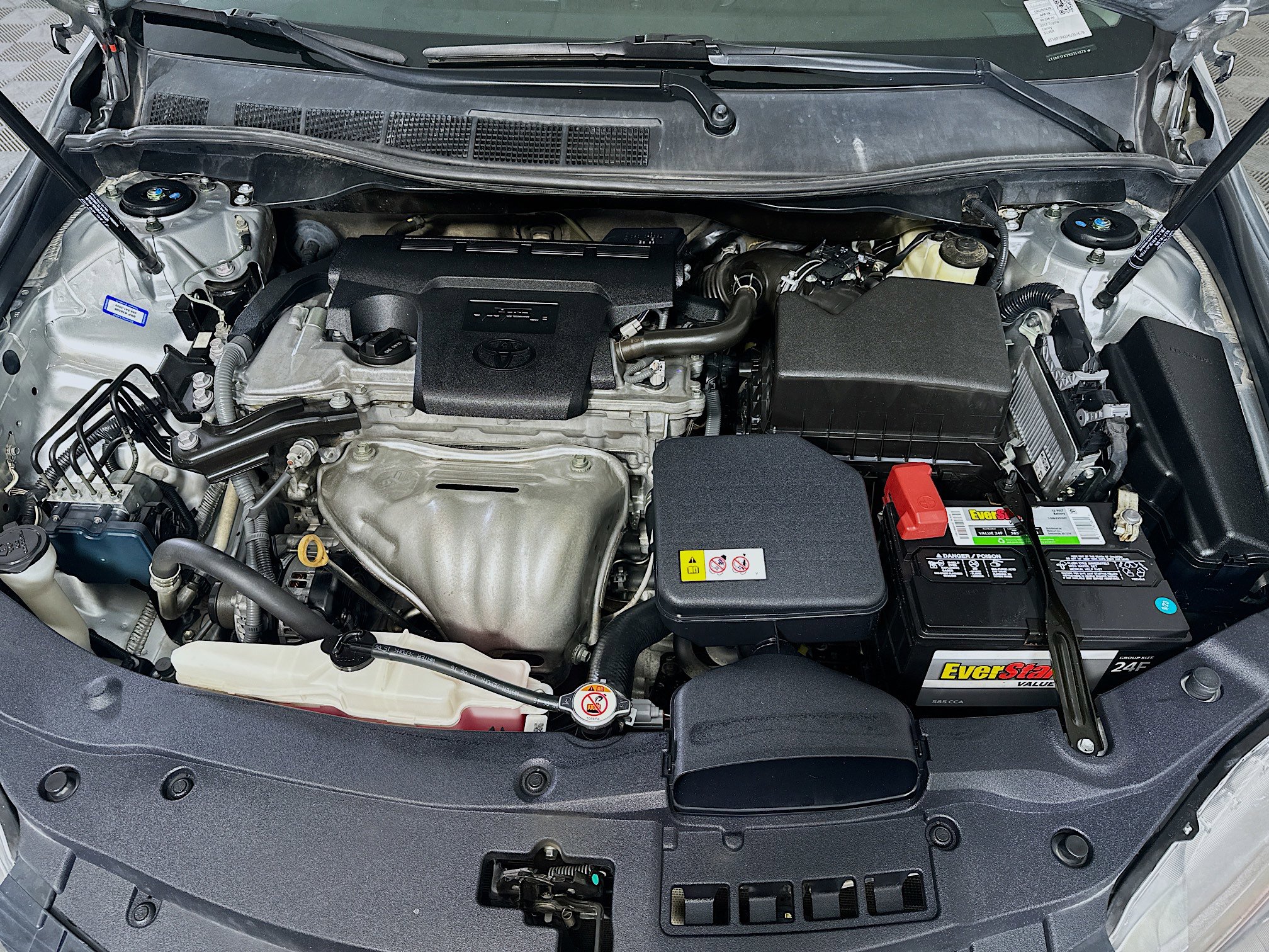 Used 2017 Toyota Camry SE FWD image 31