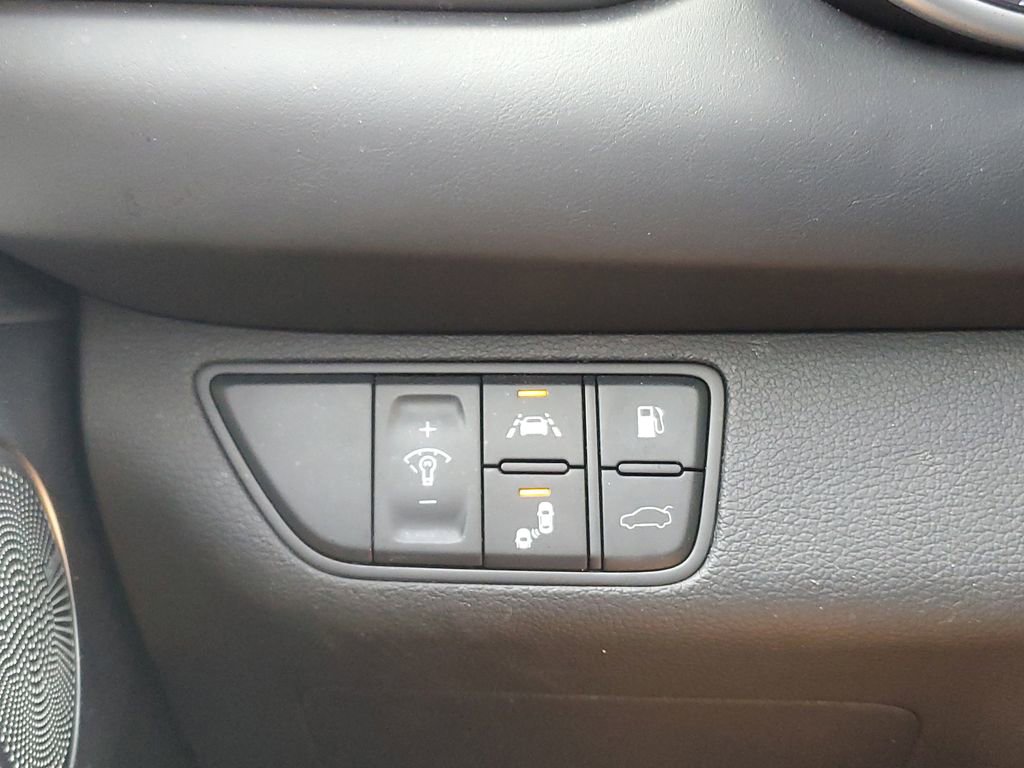 Used 2019 Genesis G70 3.3T Advanced w/ Sport Package image 30