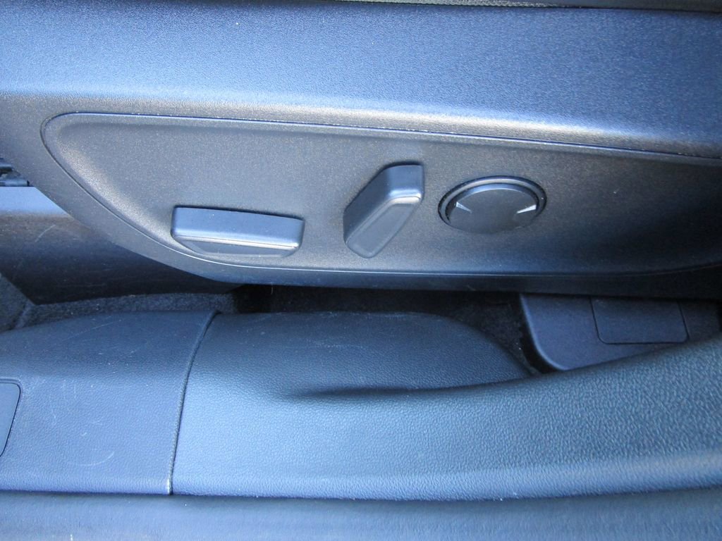 Used 2025 Ford Escape ST-Line FWD image 22