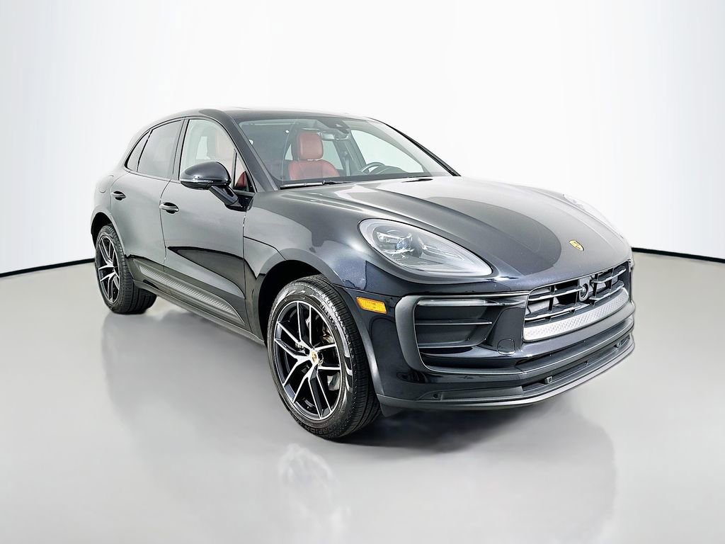 Used 2024 Porsche Macan AWD/4WD image 7