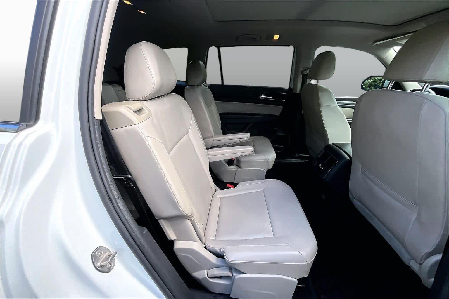 Used 2018 Volkswagen Atlas SEL w/ R-Line Package FWD image 20