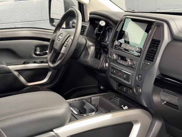 Used 2024 Nissan Titan SV w/ SV Convenience Package image 11