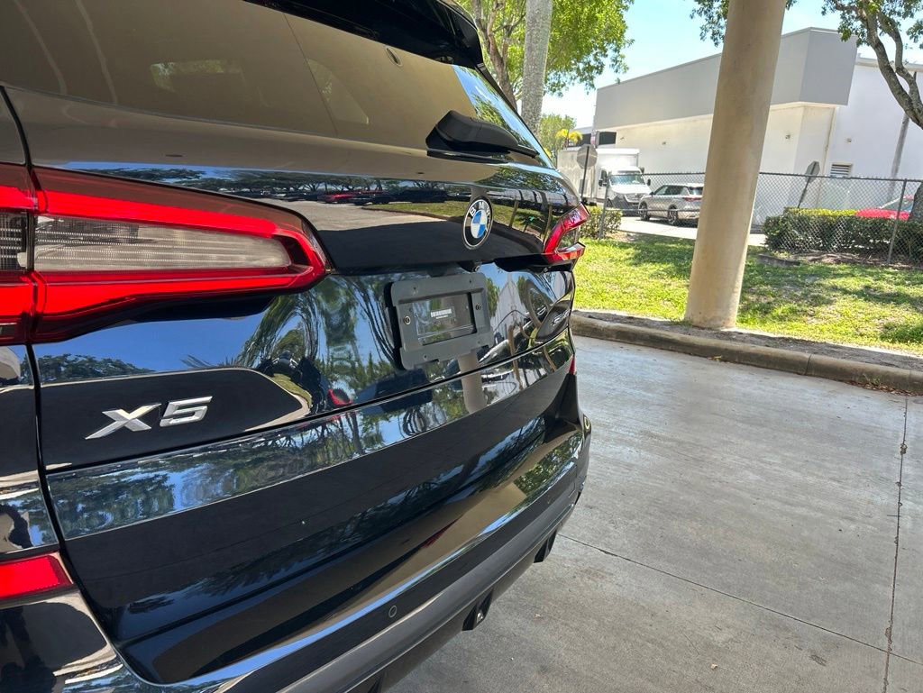 Used 2020 BMW X5 sDrive40i w/ M Sport Package RWD image 17