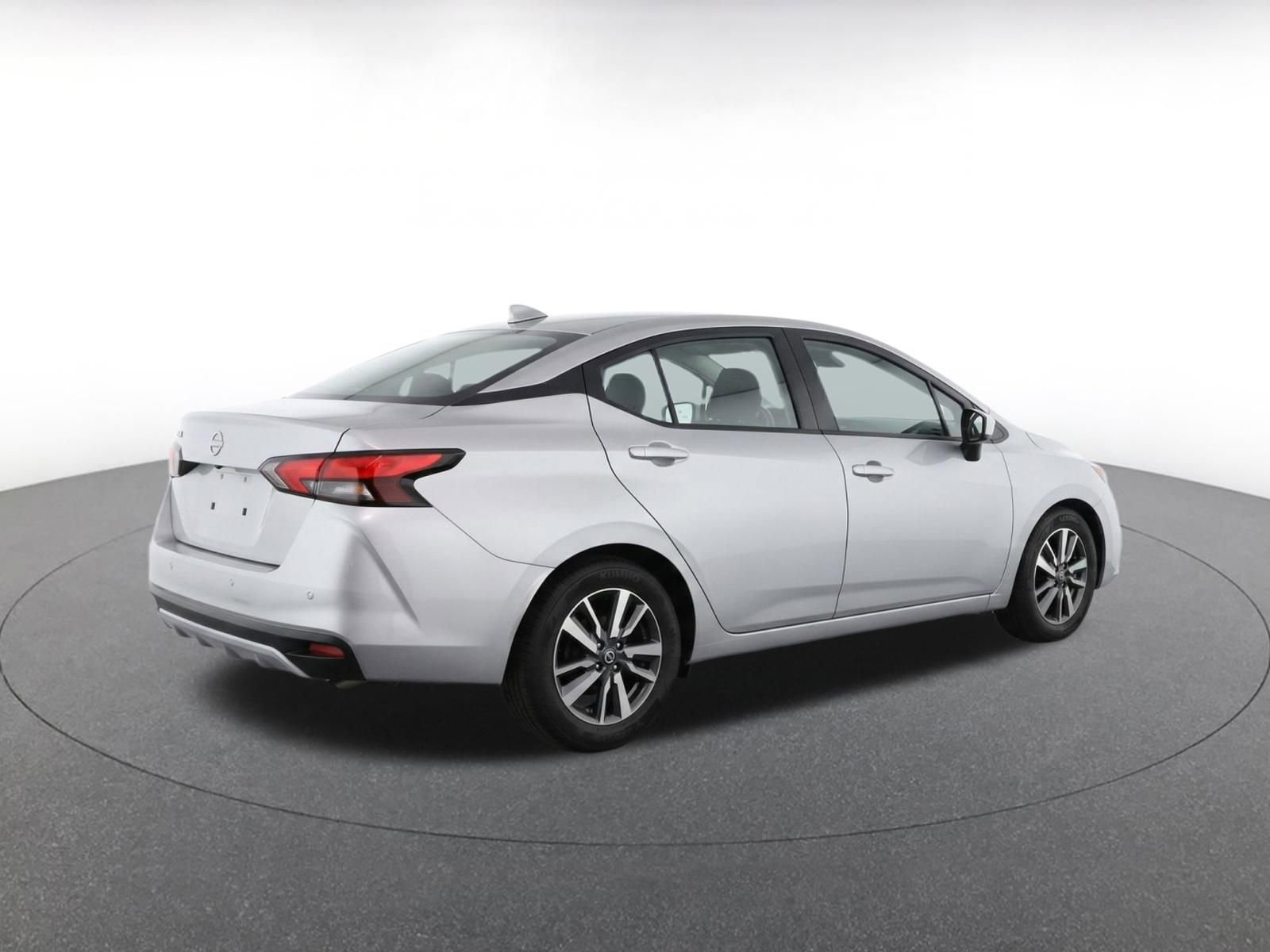 Used 2025 Nissan Versa SV FWD image 9