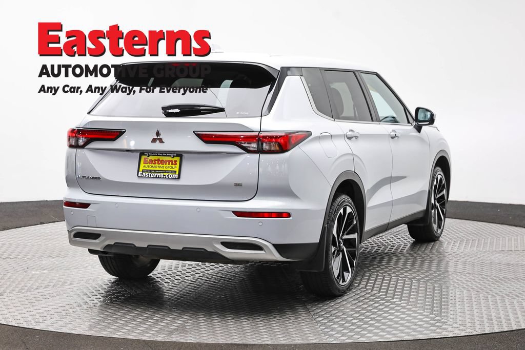Used 2024 Mitsubishi Outlander SE AWD/4WD image 5