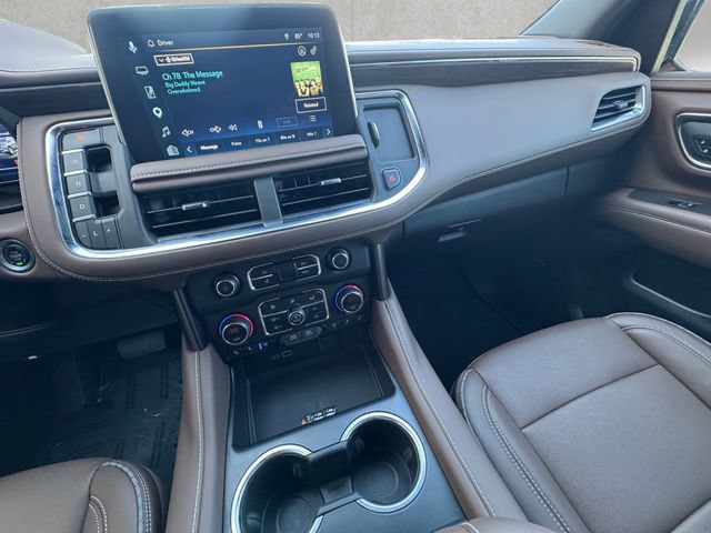 Used 2024 Chevrolet Suburban High Country AWD/4WD image 3