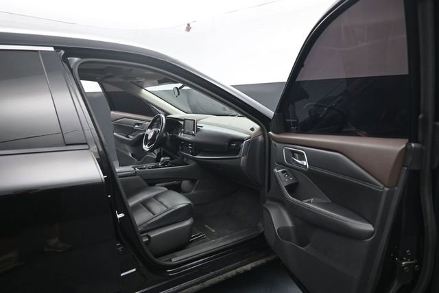 Used 2021 Nissan Rogue SV w/ Premium Package AWD/4WD image 21