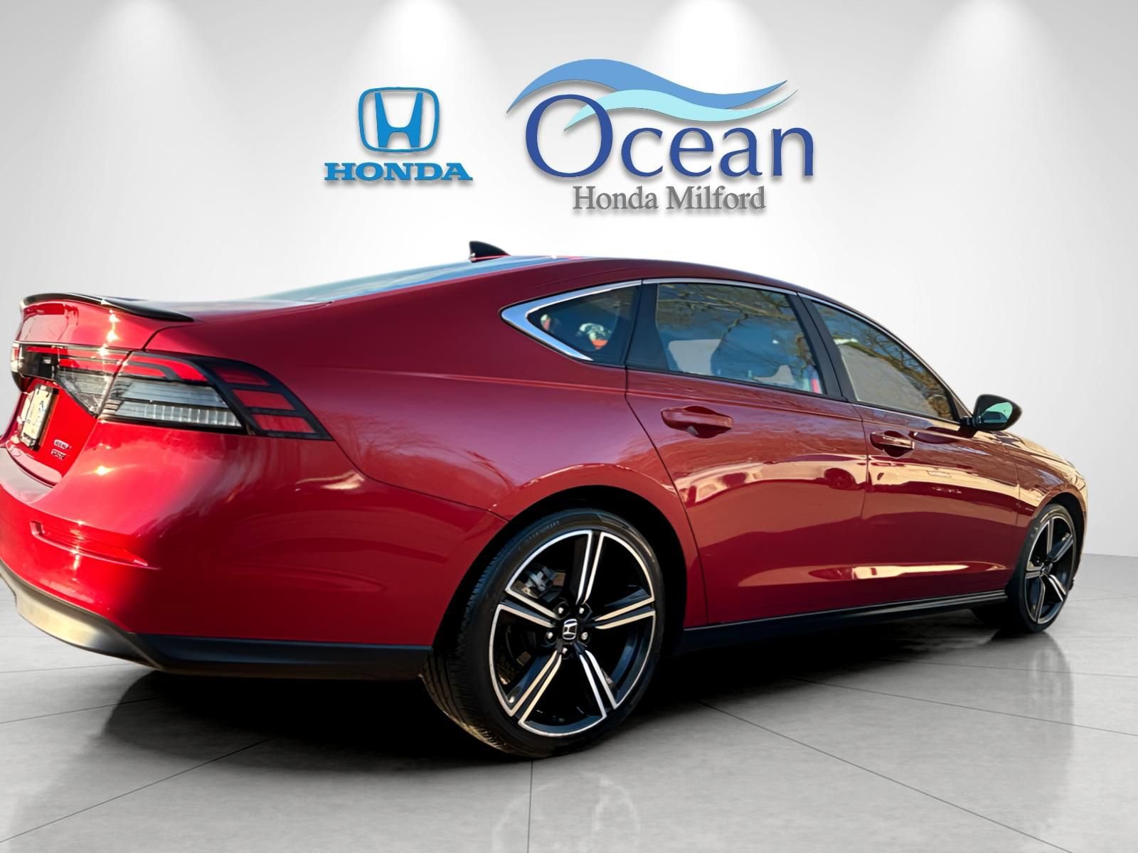 Used 2024 Honda Accord Sport image 3