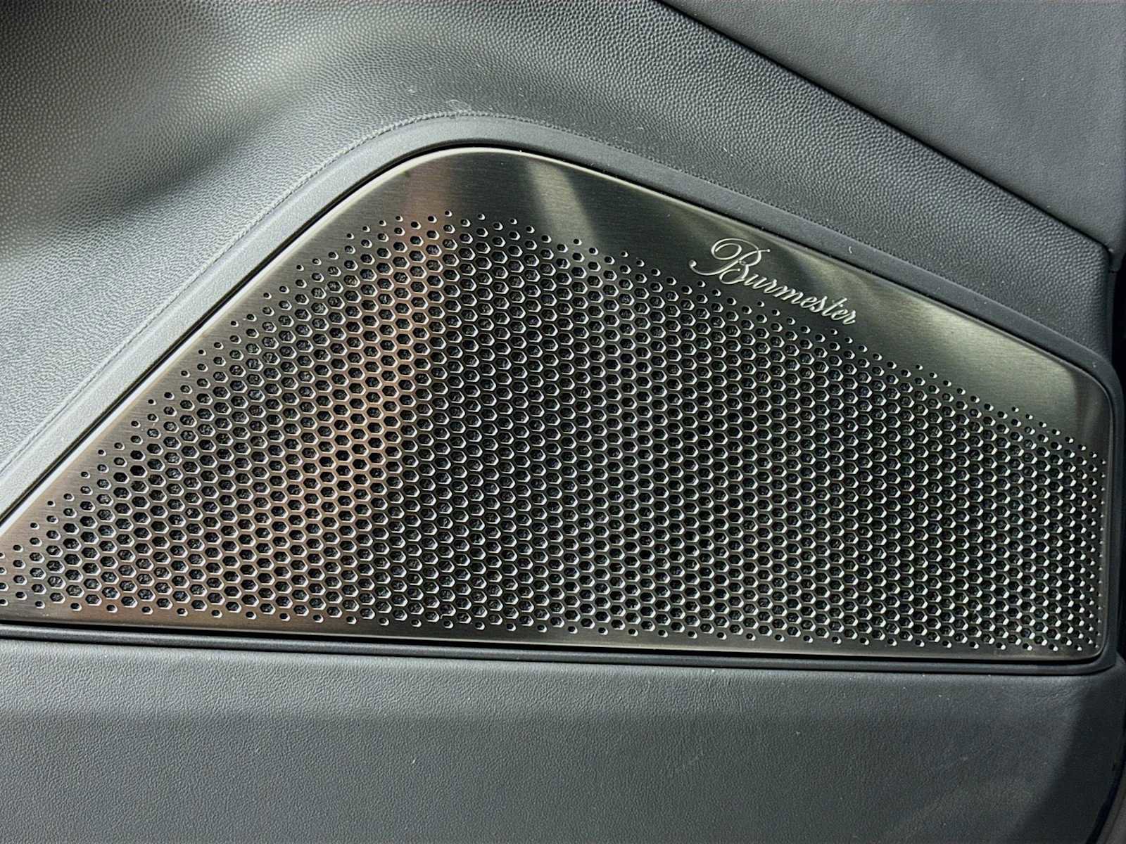 New 2025 Porsche Macan Turbo Electric image 12