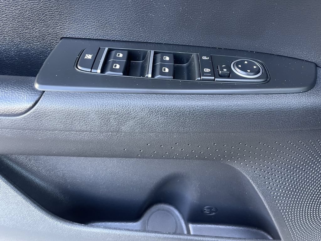 Used 2022 Kia Forte LXS FWD image 12