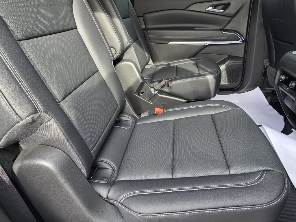 New 2026 Chevrolet Traverse LT w/ Midnight/Sport Edition image 12