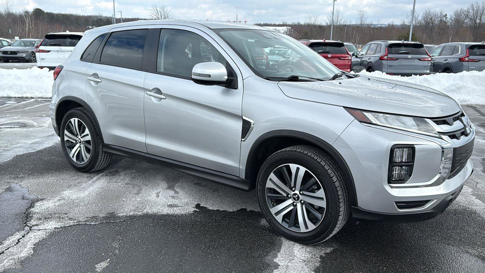 Used 2024 Mitsubishi Outlander Sport SE image 2