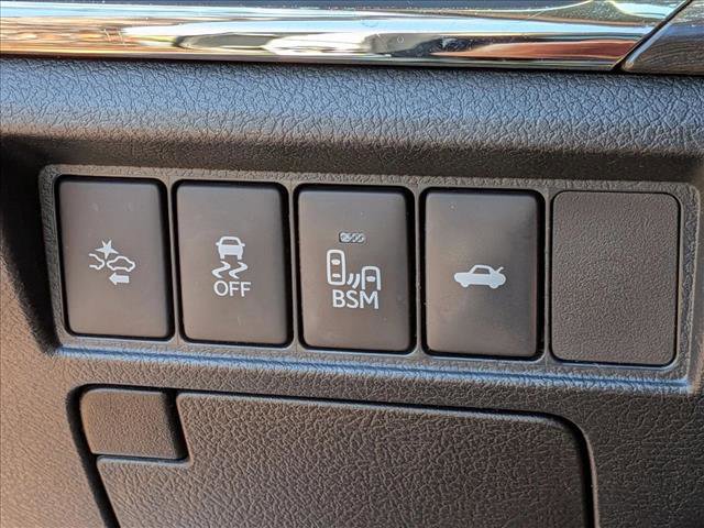 Used 2017 Toyota Avalon XLE Premium image 10