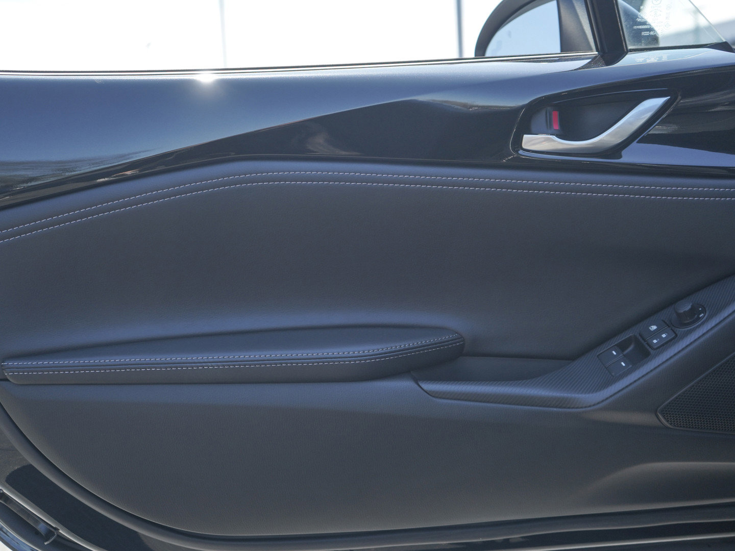 New 2026 MAZDA MX-5 Miata Club w/ Weather Package RWD image 9