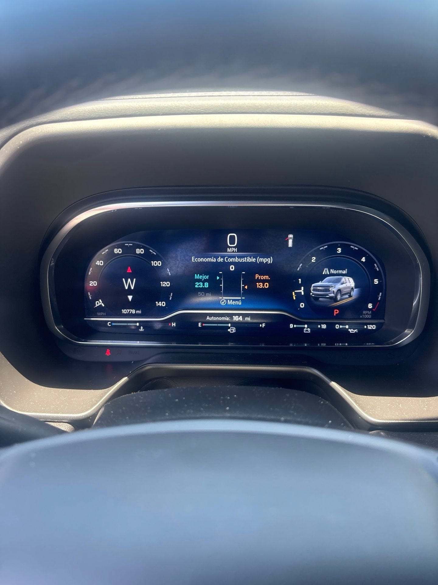 Used 2024 Chevrolet Suburban LT RWD image 12