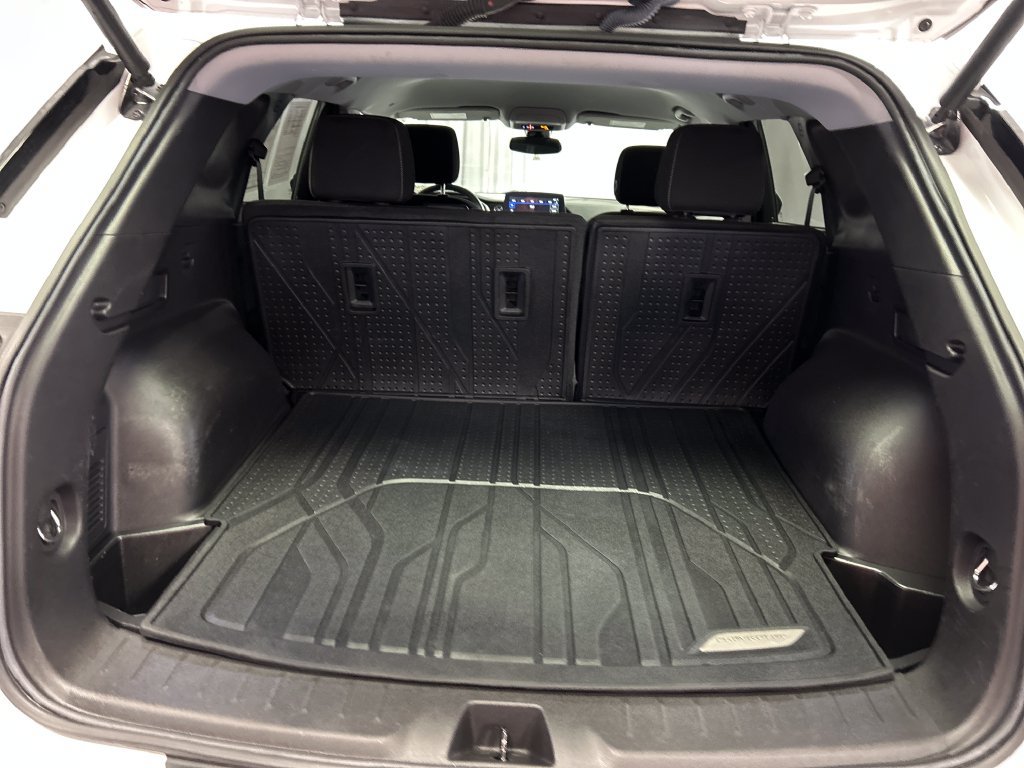 Used 2025 Chevrolet Blazer LT w/ Convenience Package FWD image 24