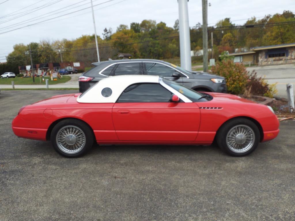 Used 2004 Ford Thunderbird Deluxe image 2