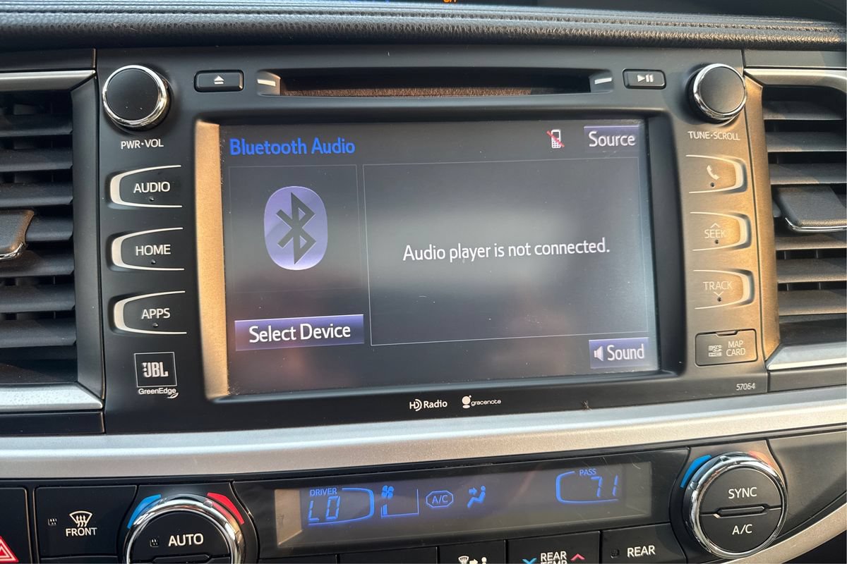 Used 2014 Toyota Highlander Limited FWD image 13