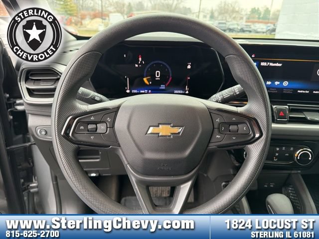 Used 2025 Chevrolet TrailBlazer LT AWD/4WD image 16