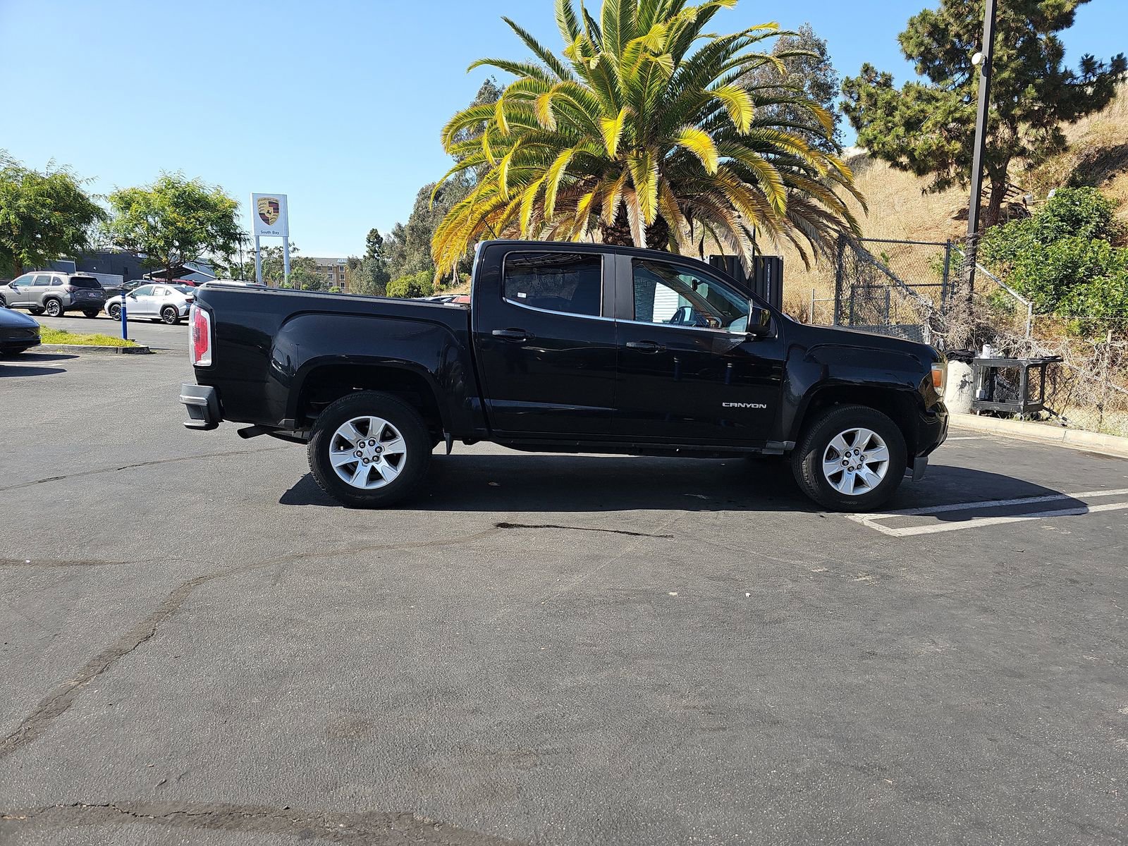 Used 2015 GMC Canyon SLE RWD image 8