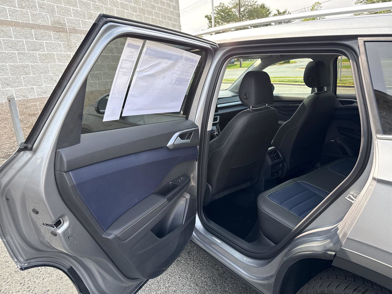 New 2025 Volkswagen Taos SEL image 25