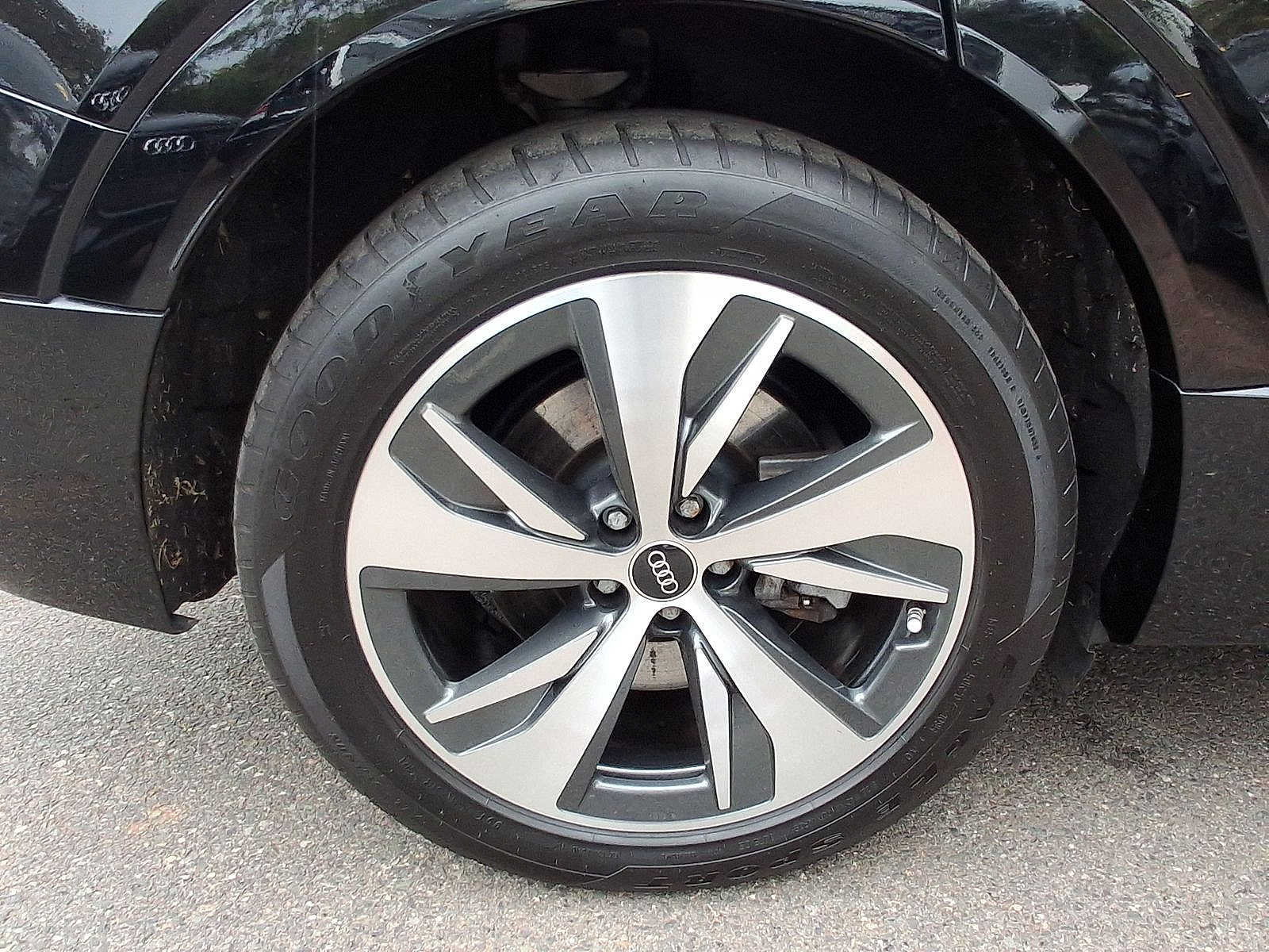 Certified 2024 Audi Q8 e-tron Prestige AWD/4WD image 33
