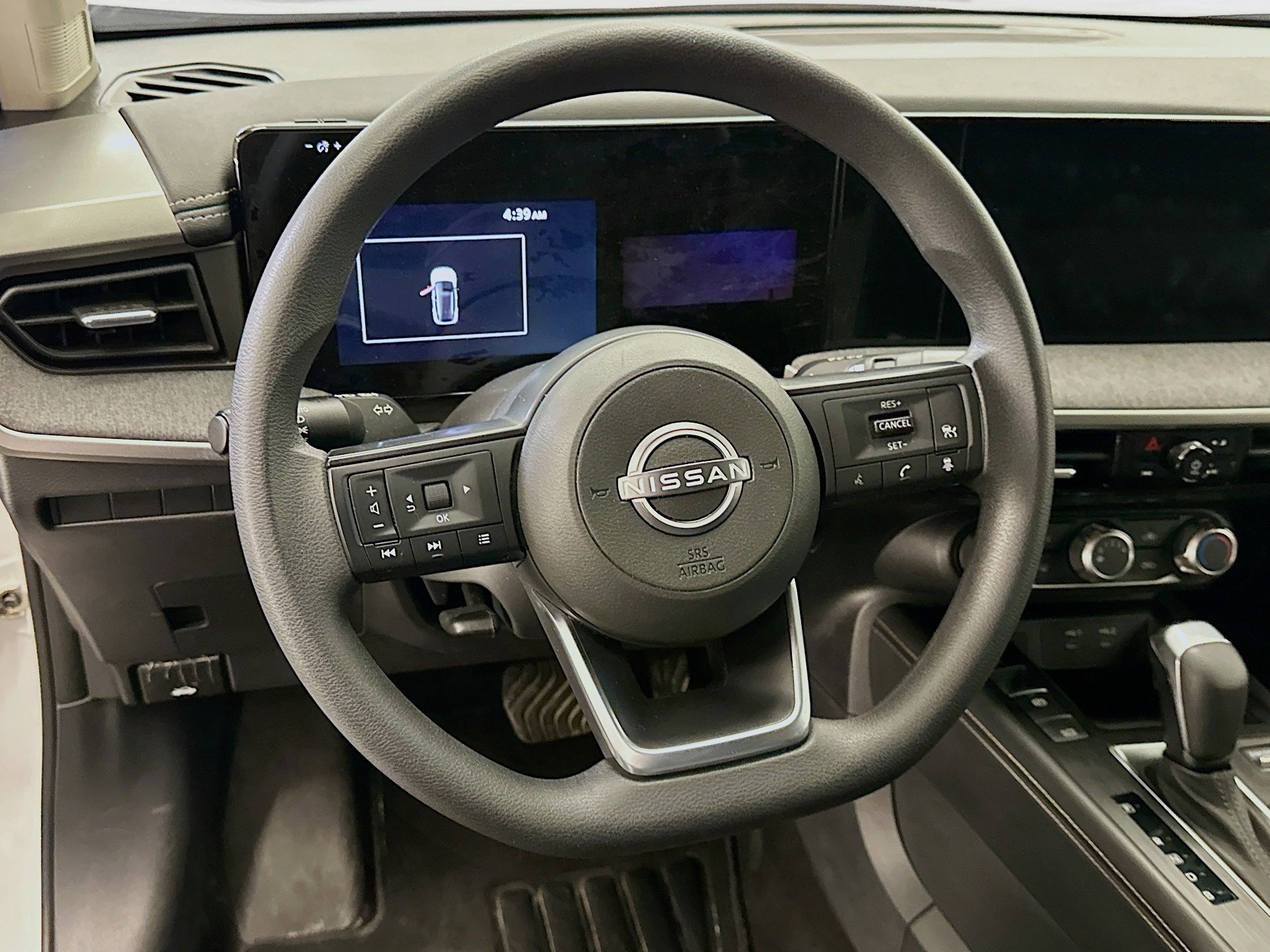 Used 2025 Nissan Kicks SV image 18