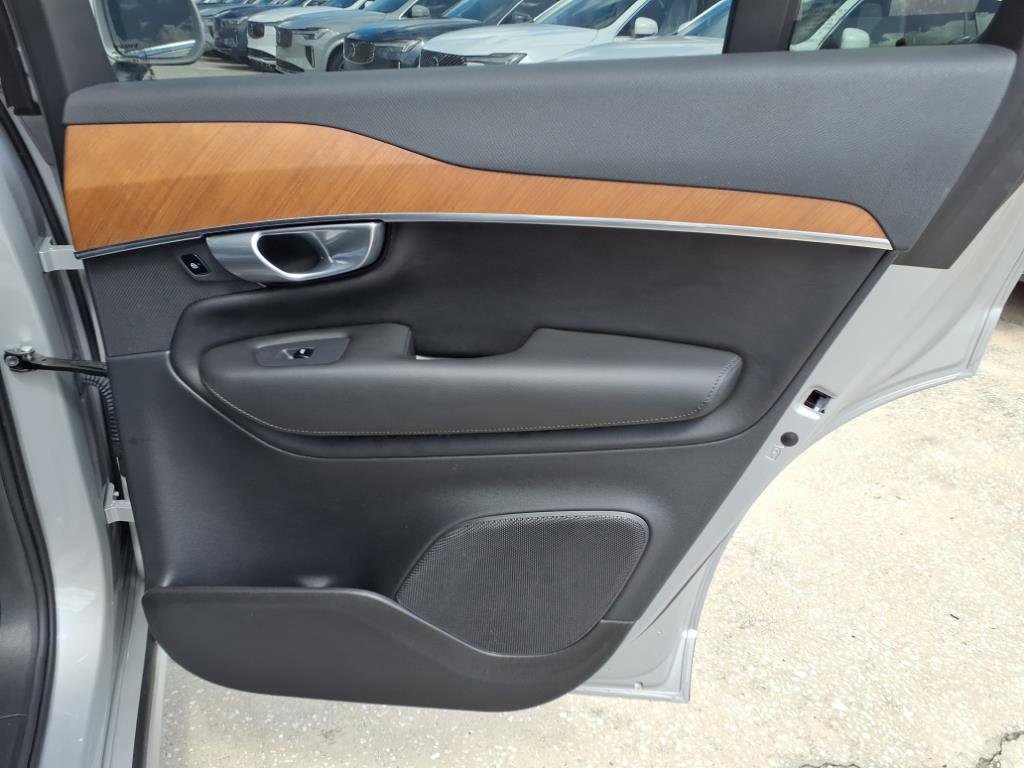 Certified 2024 Volvo XC90 T8 Plus w/ Protection Package Premier image 14