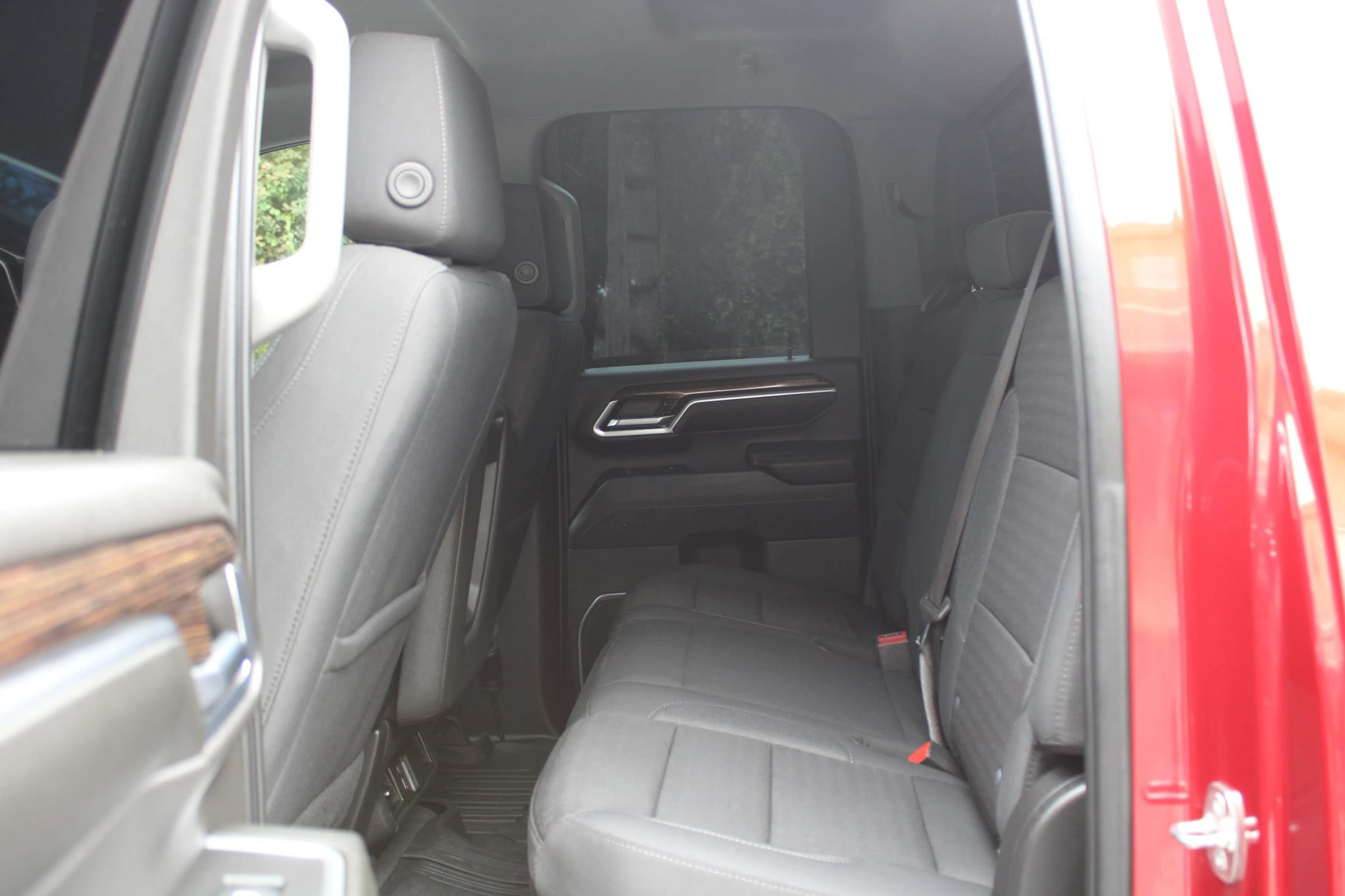 Used 2024 GMC Sierra 2500 SLE w/ SLE Value Package; AWD/4WD image 19