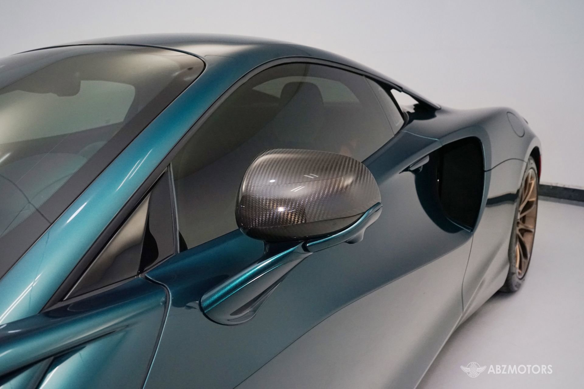 Used 2024 McLaren Artura RWD image 9