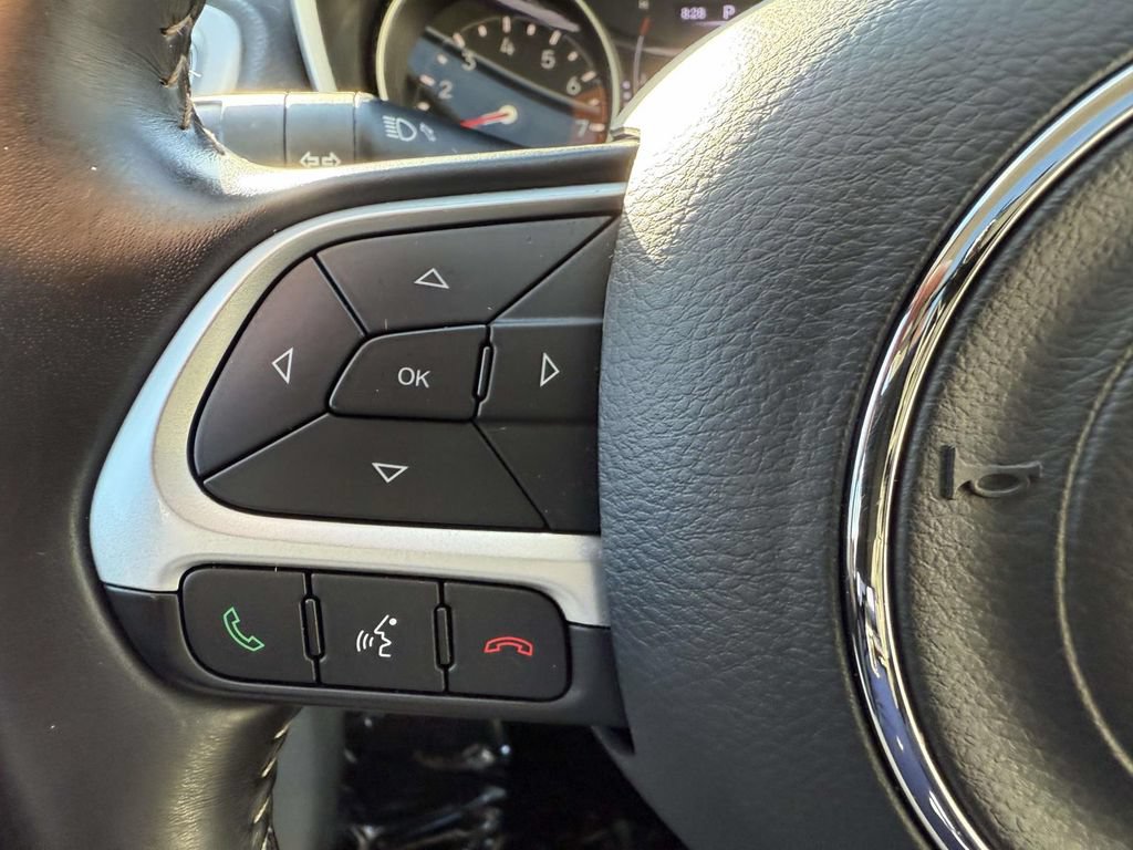 Used 2019 Jeep Compass Latitude FWD image 24