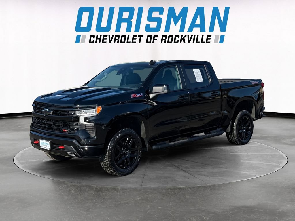 Used 2025 Chevrolet Silverado 1500 LT Trail Boss w/ Convenience Package II image 2