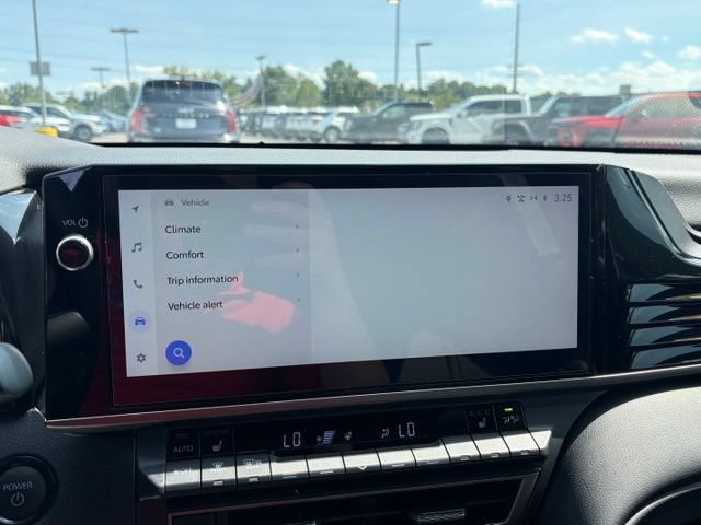 Used 2025 Toyota Camry XSE FWD image 17
