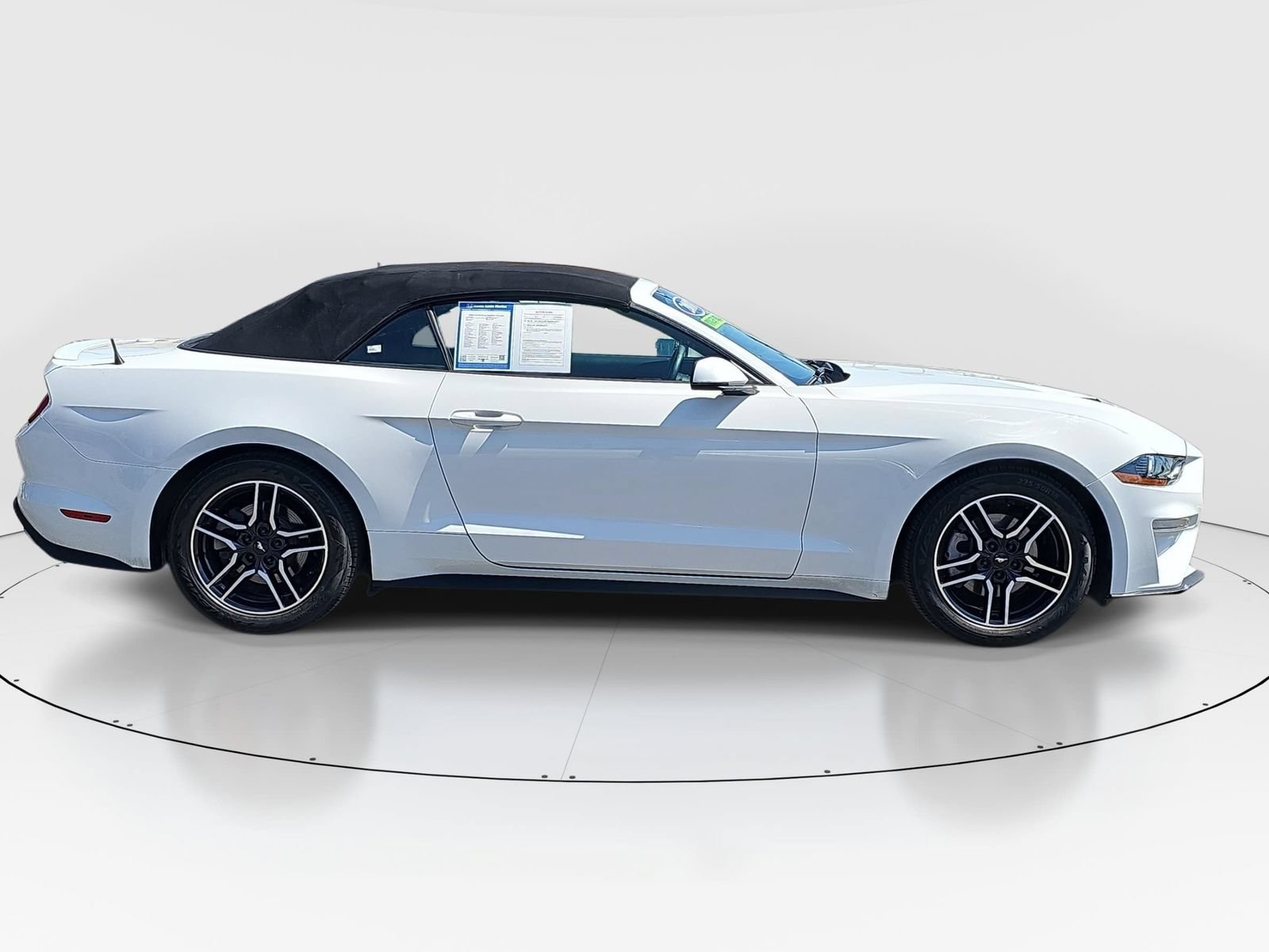 Used 2018 Ford Mustang Premium RWD image 4