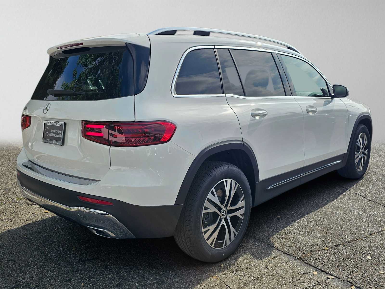 New 2026 Mercedes-Benz GLB 250 image 3