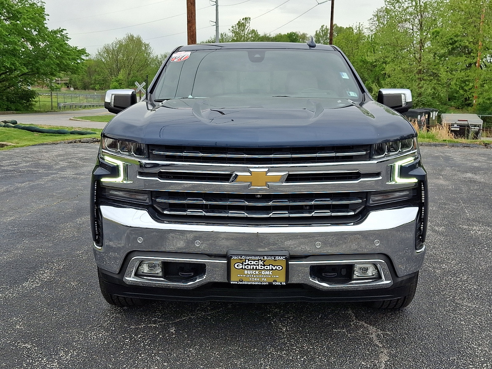 Used 2021 Chevrolet Silverado 1500 LTZ w/ Technology Package AWD/4WD image 3