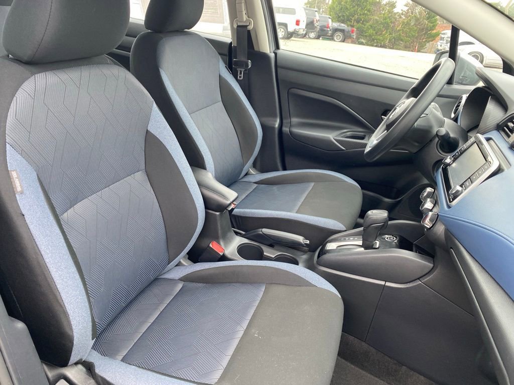 Used 2025 Nissan Versa SV image 22