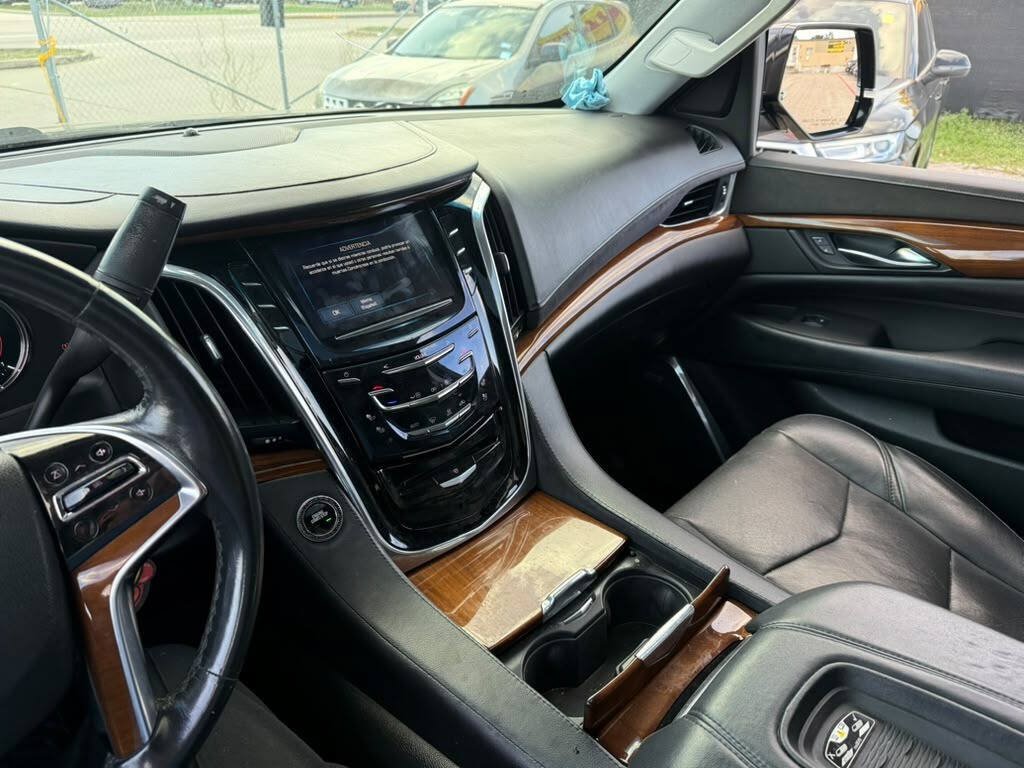 Used 2017 Cadillac Escalade ESV Premium Luxury AWD/4WD image 42
