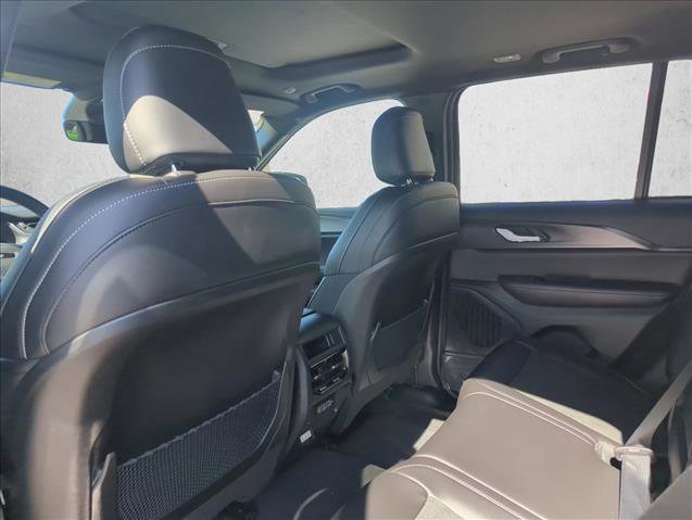 New 2025 Jeep Grand Cherokee Altitude image 14