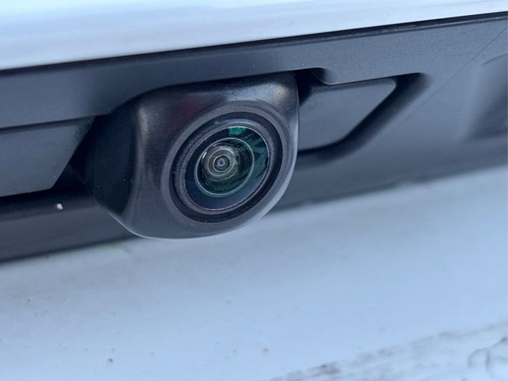 Used 2018 Toyota Camry LE image 15