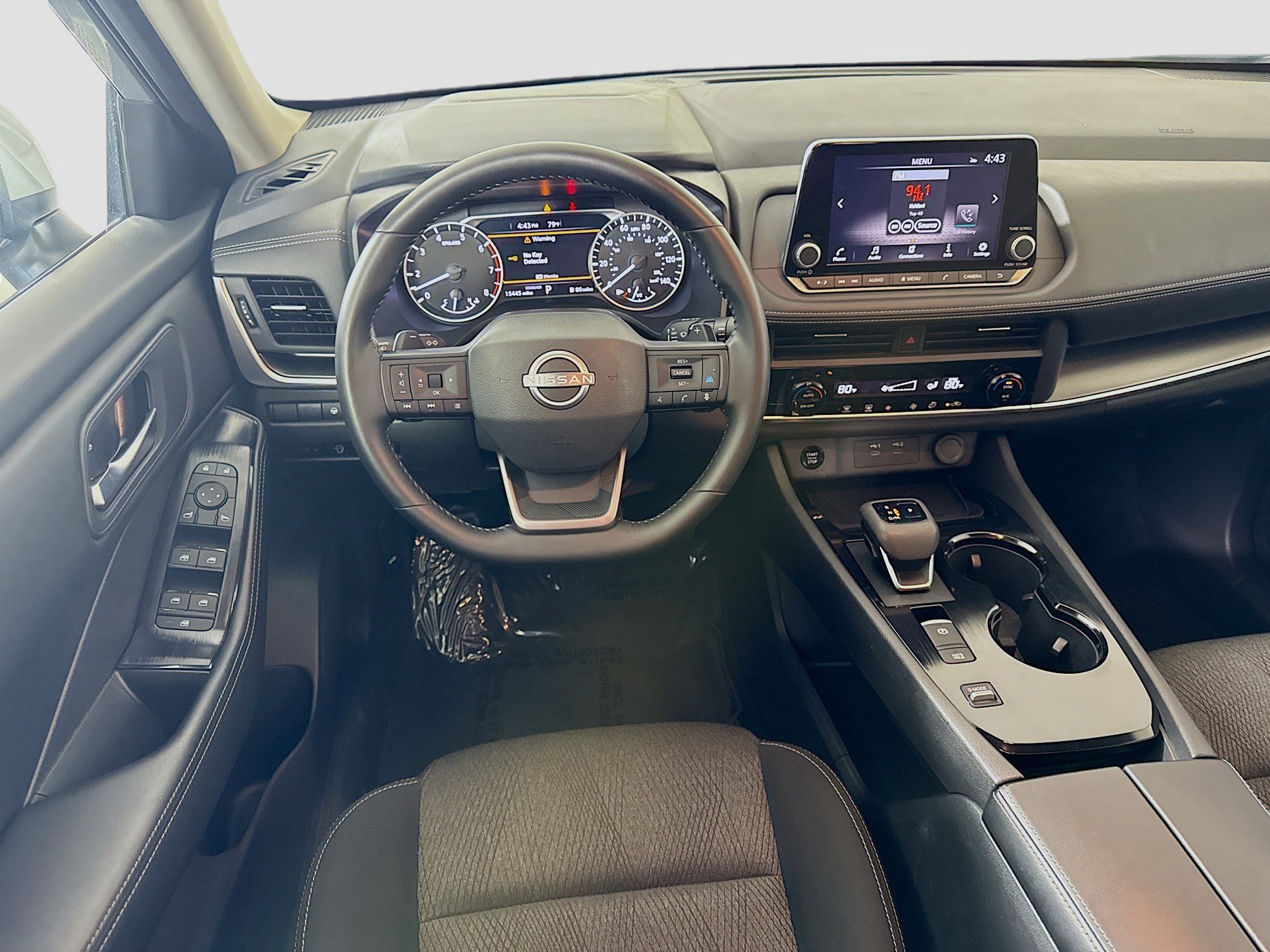 Used 2025 Nissan Rogue SV image 17