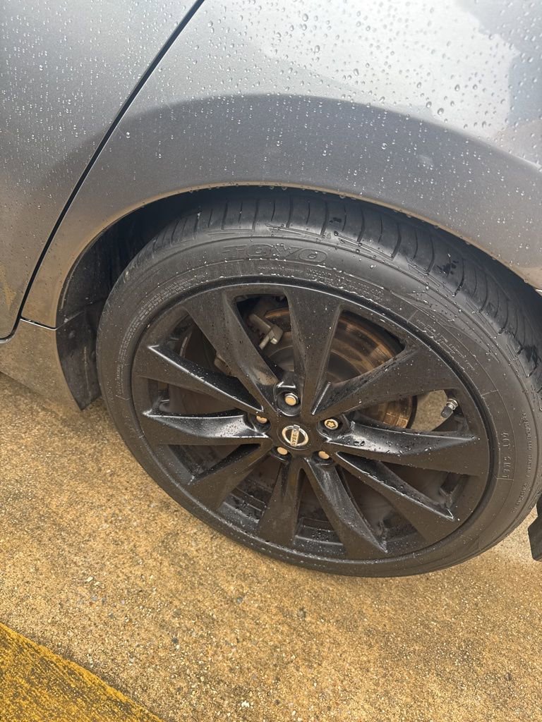 Used 2018 Nissan Maxima SR w/ Midnight Edition image 9