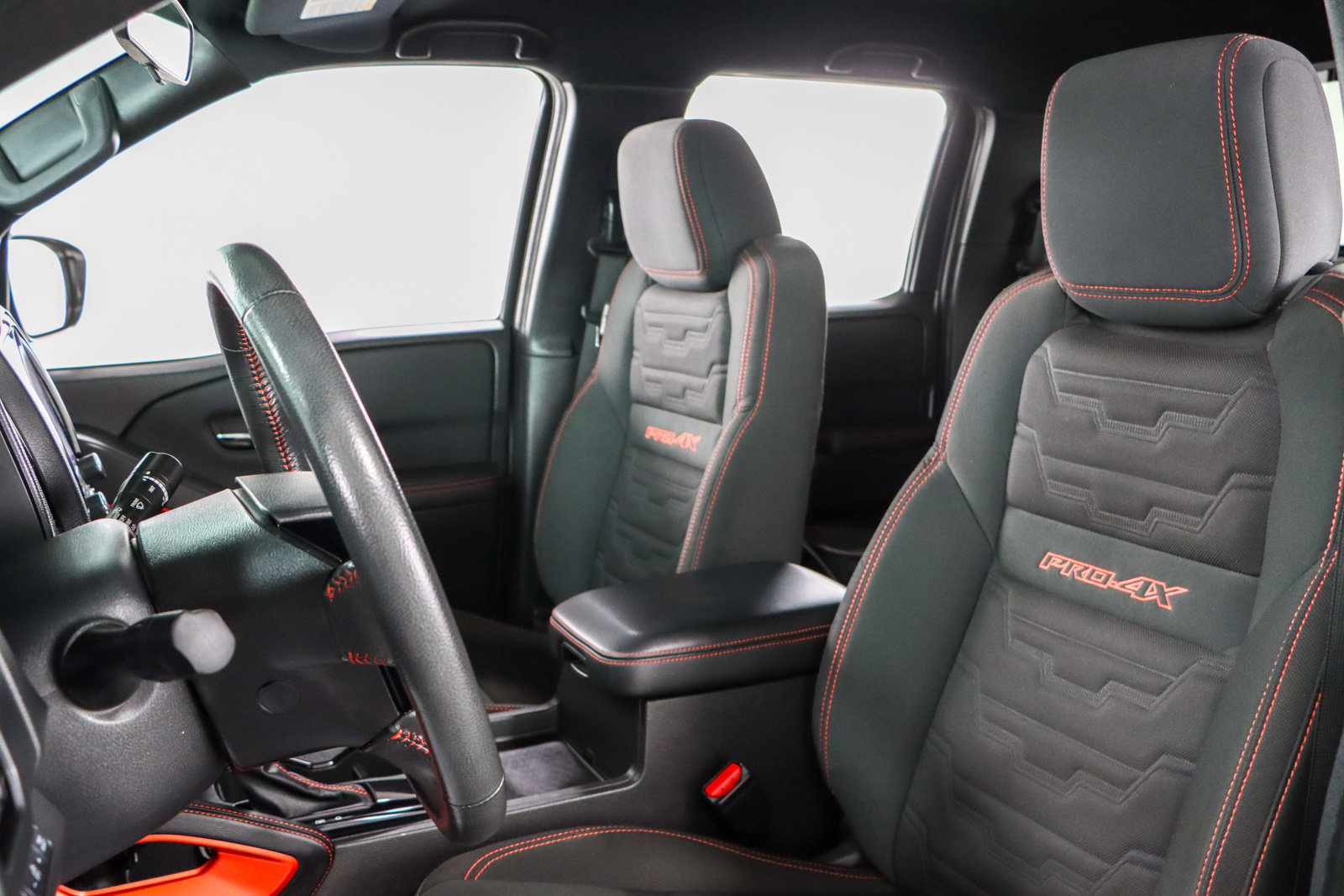 Used 2024 Nissan Frontier PRO-4X w/ Off-Road Protection Package image 25