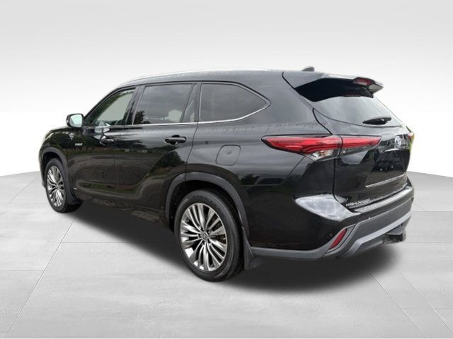 Used 2020 Toyota Highlander Platinum AWD/4WD image 2