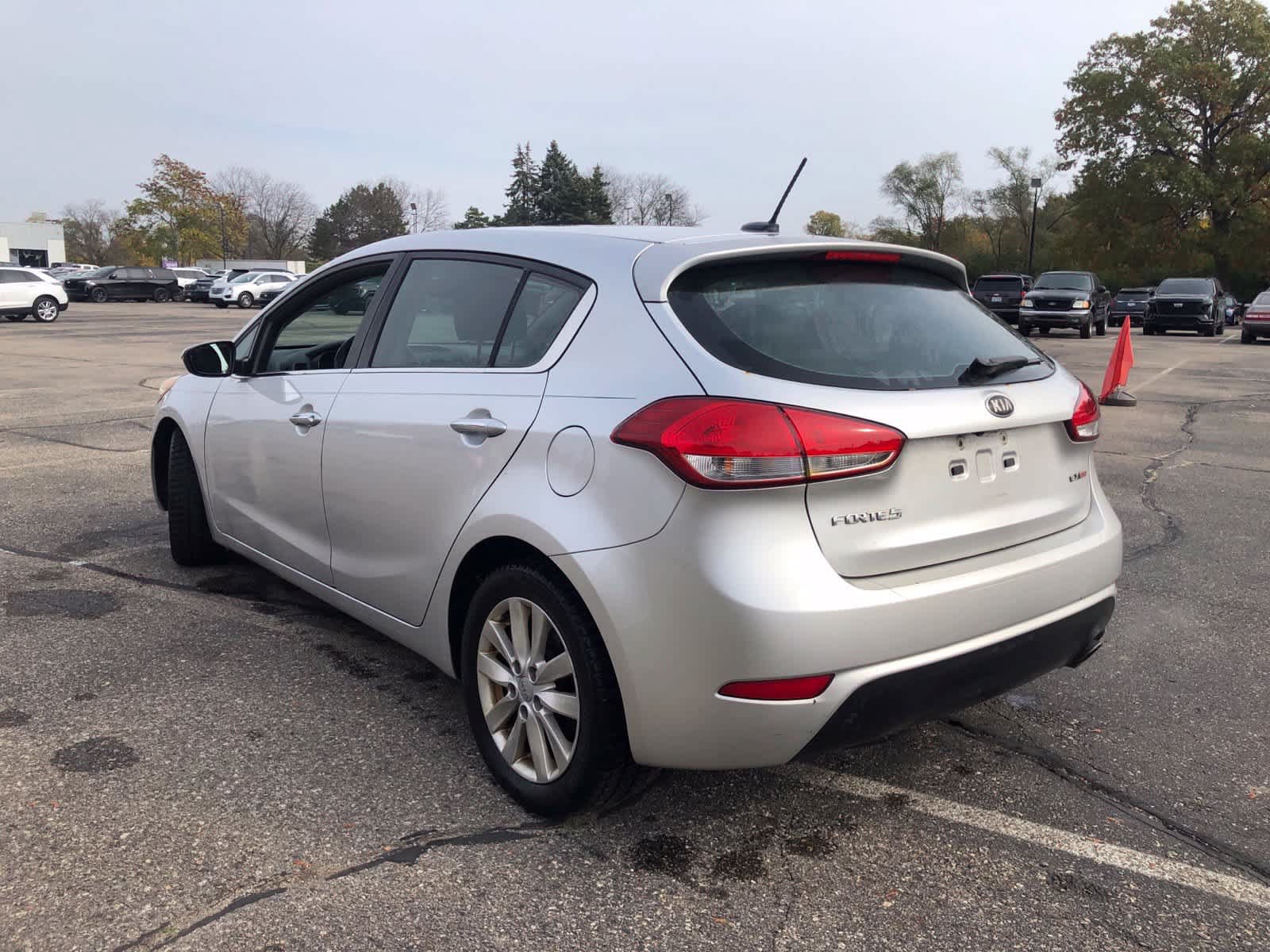 Used 2014 Kia Forte EX w/ EX Premium Package FWD image 5