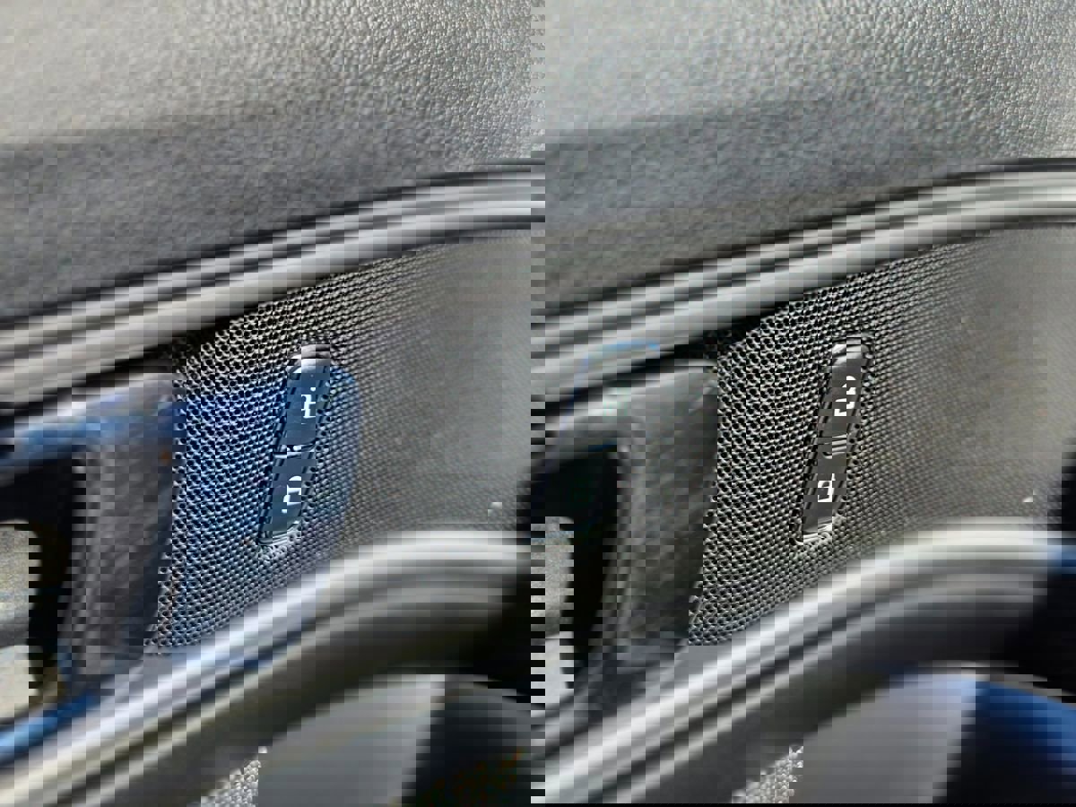 Used 2018 Ford Explorer XLT w/ Equipment Group 201A image 34