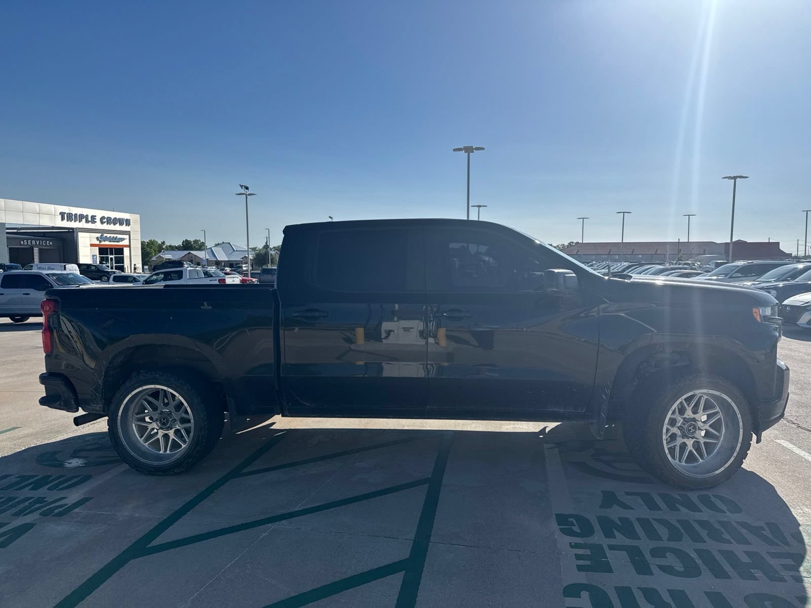 Used 2020 Chevrolet Silverado 1500 RST w/ Texas Edition AWD/4WD image 2